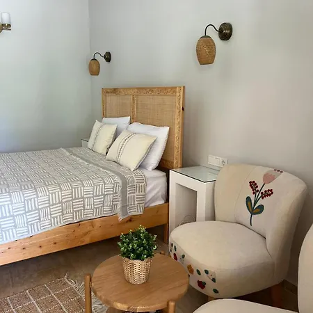 Alojamento de Acomodação e Pequeno-almoço Kybele Garden